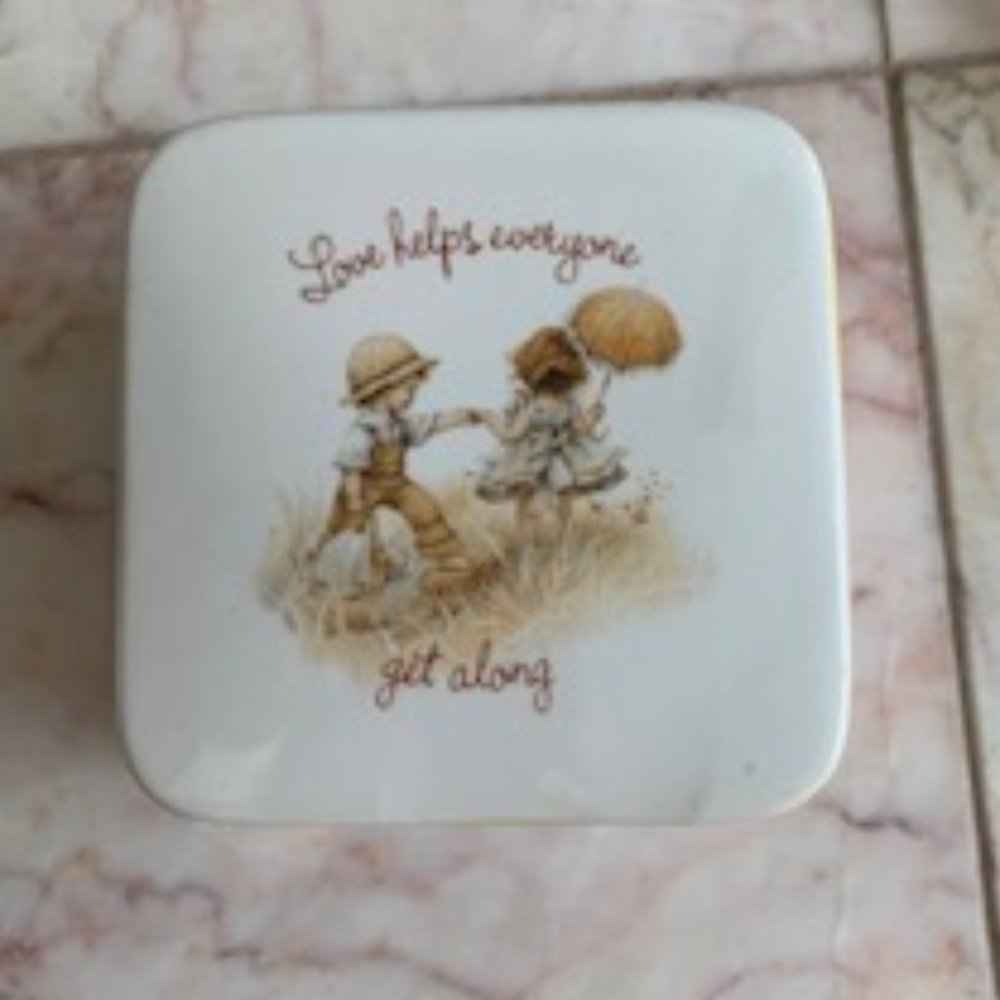 Sweet Gold and White Trinket Box